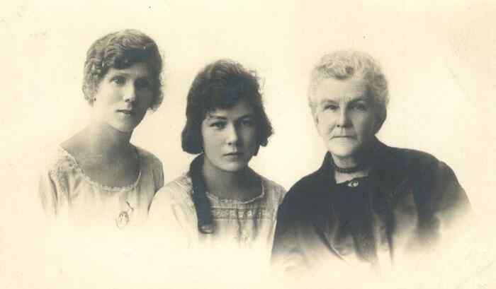 Alice Maria Willows
